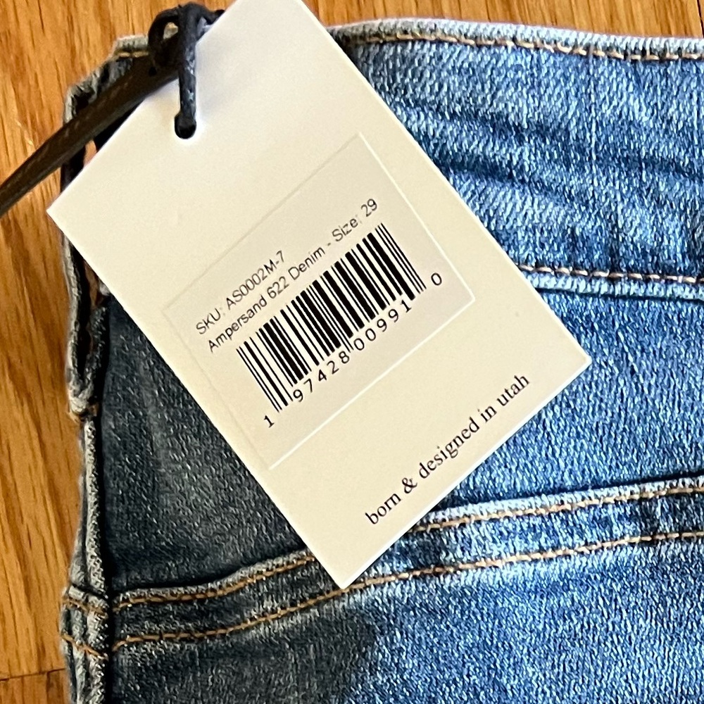 AMPERSAND AVE Classic Denim Jeans